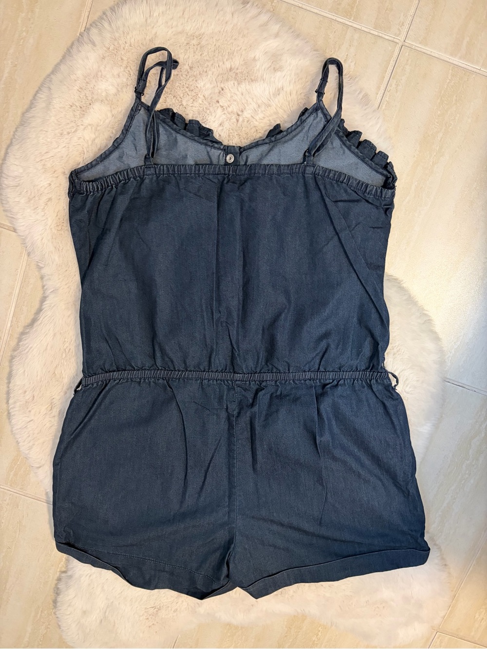 Guess Jeans-Like Button-Front Ruffle Romper - L - Picture 5 of 7